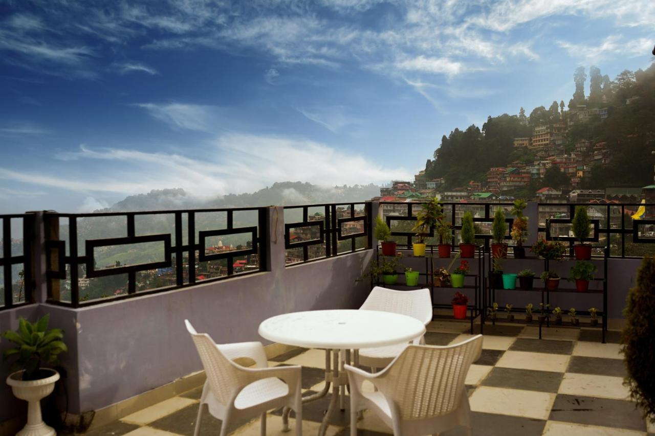 Hotel Hill Queen Near Sherpa Gumba Darjeeling Mall 5 Min Couple Friendly Екстериор снимка