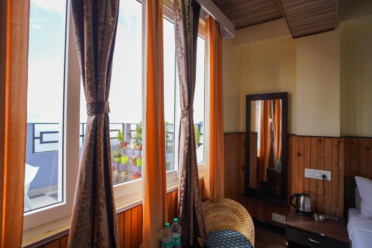 Hotel Hill Queen Near Sherpa Gumba Darjeeling Mall 5 Min Couple Friendly Екстериор снимка