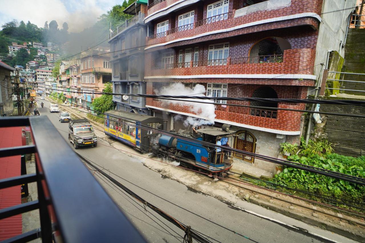 Hotel Hill Queen Near Sherpa Gumba Darjeeling Mall 5 Min Couple Friendly Екстериор снимка