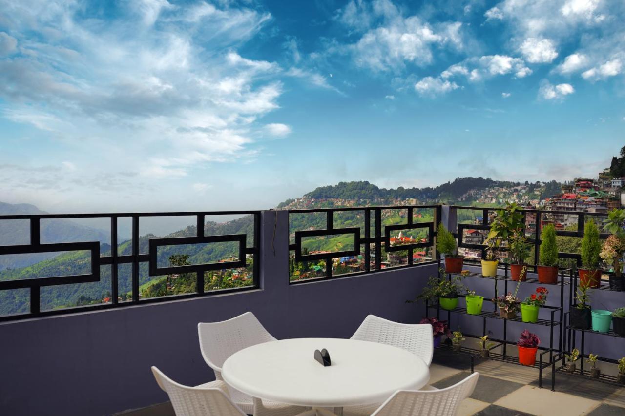 Hotel Hill Queen Near Sherpa Gumba Darjeeling Mall 5 Min Couple Friendly Екстериор снимка
