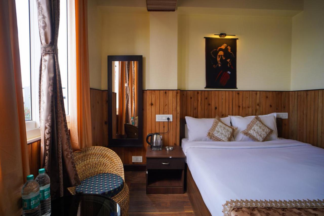 Hotel Hill Queen Near Sherpa Gumba Darjeeling Mall 5 Min Couple Friendly Екстериор снимка
