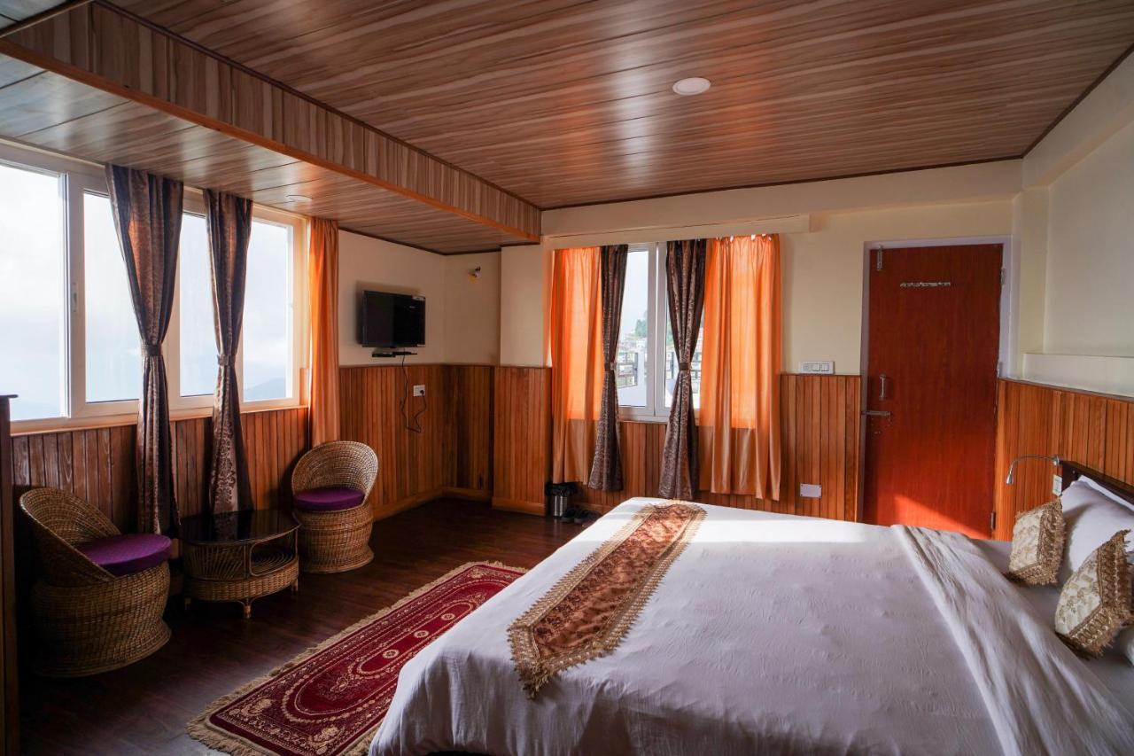 Hotel Hill Queen Near Sherpa Gumba Darjeeling Mall 5 Min Couple Friendly Екстериор снимка